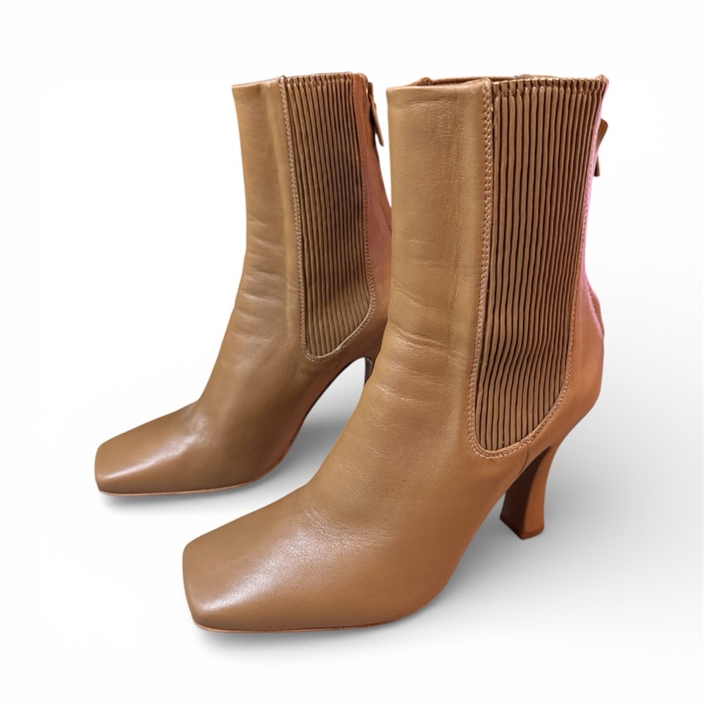 🤎 Zara Tan Heeled Boots 🤎